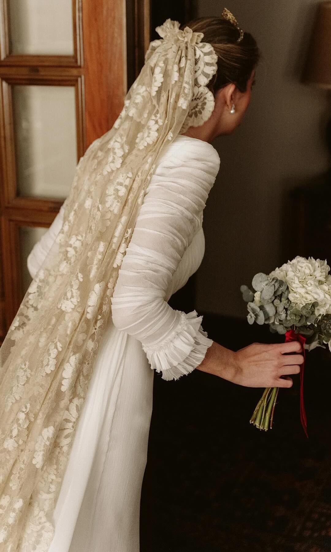 Mantilla de novia tendencia Gorka Cintero