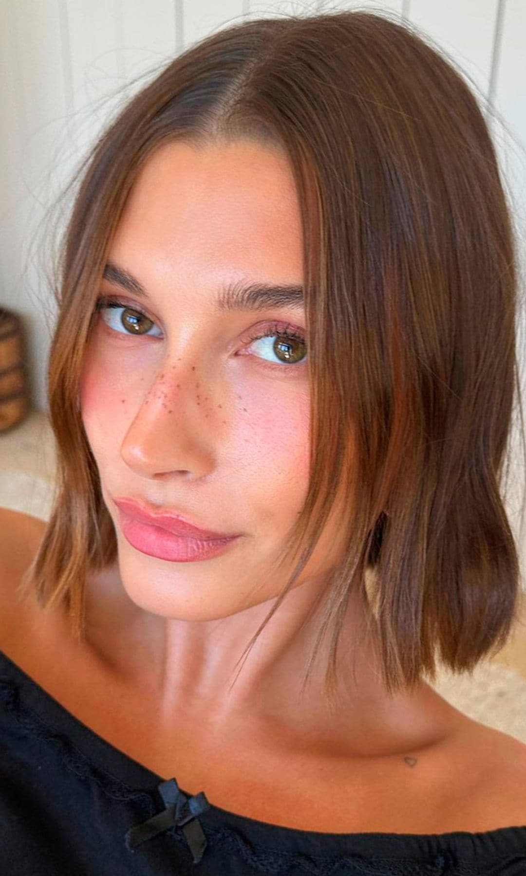 El truco de Hailey Bieber para salir siempre guapa en sus 'selfies'