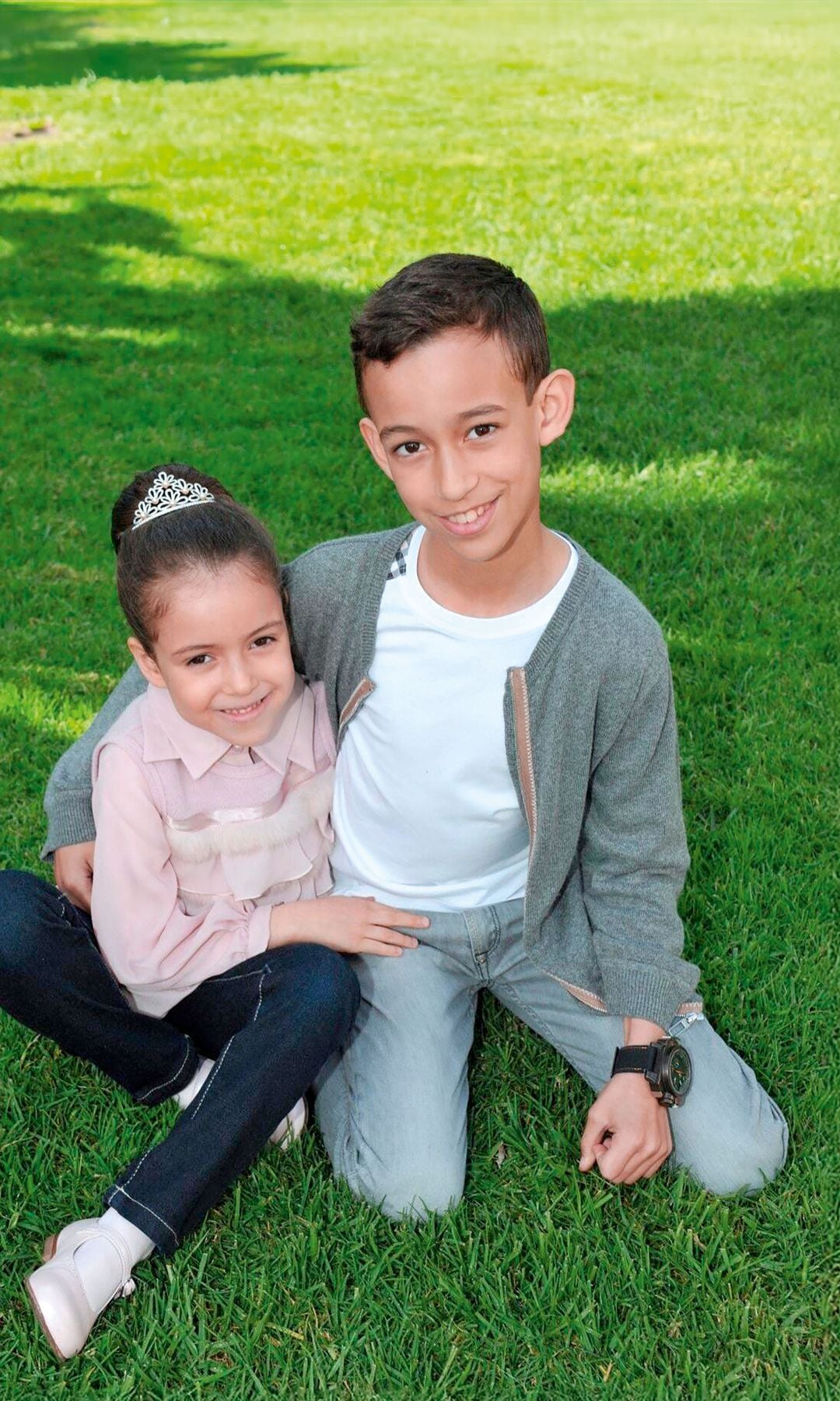 La princesa junto a su hermano mayor, el príncipe heredero Moulay Hassan. 