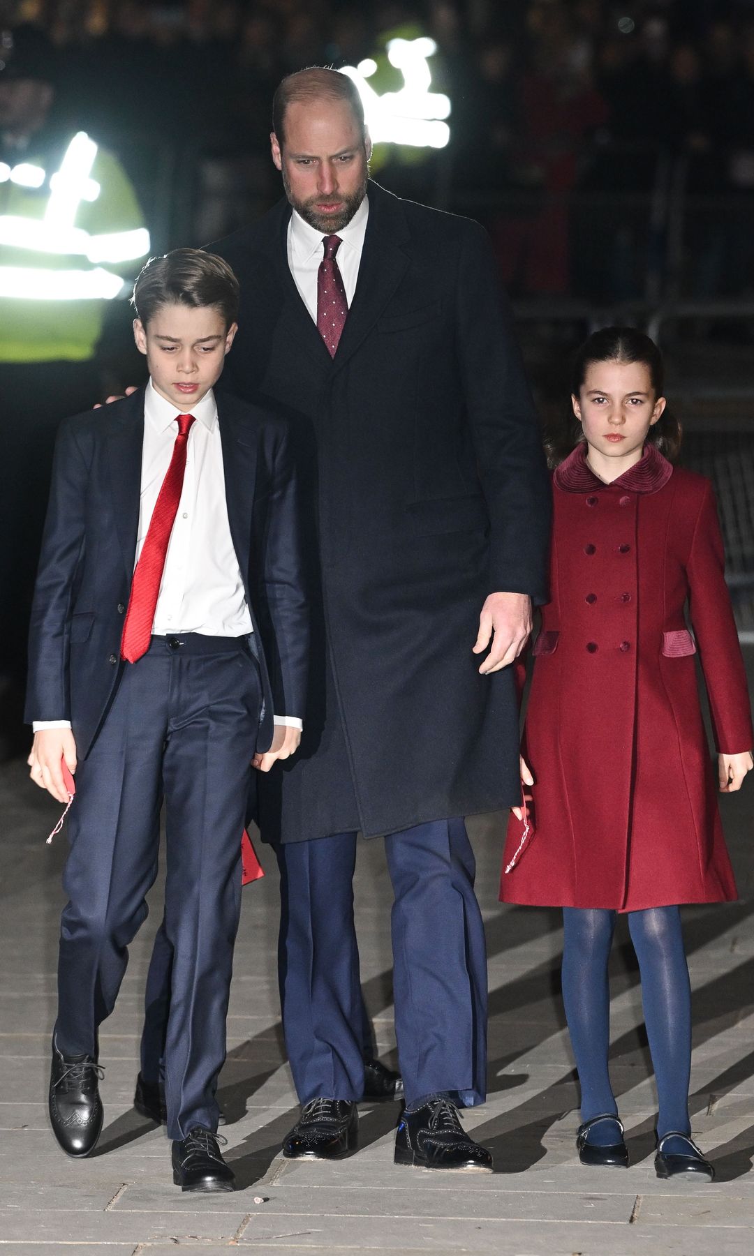 El príncipe Guillermo con sus hijos en el concierto de villancicos