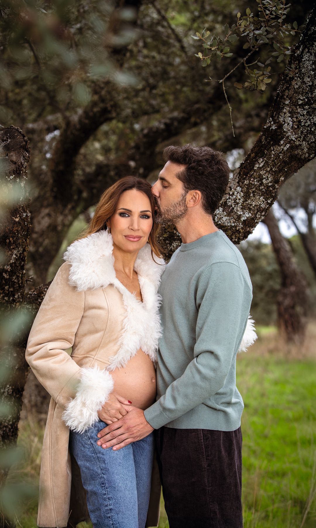 Nerea Garmendia, embarazada, con su pareja, Luis Núñez