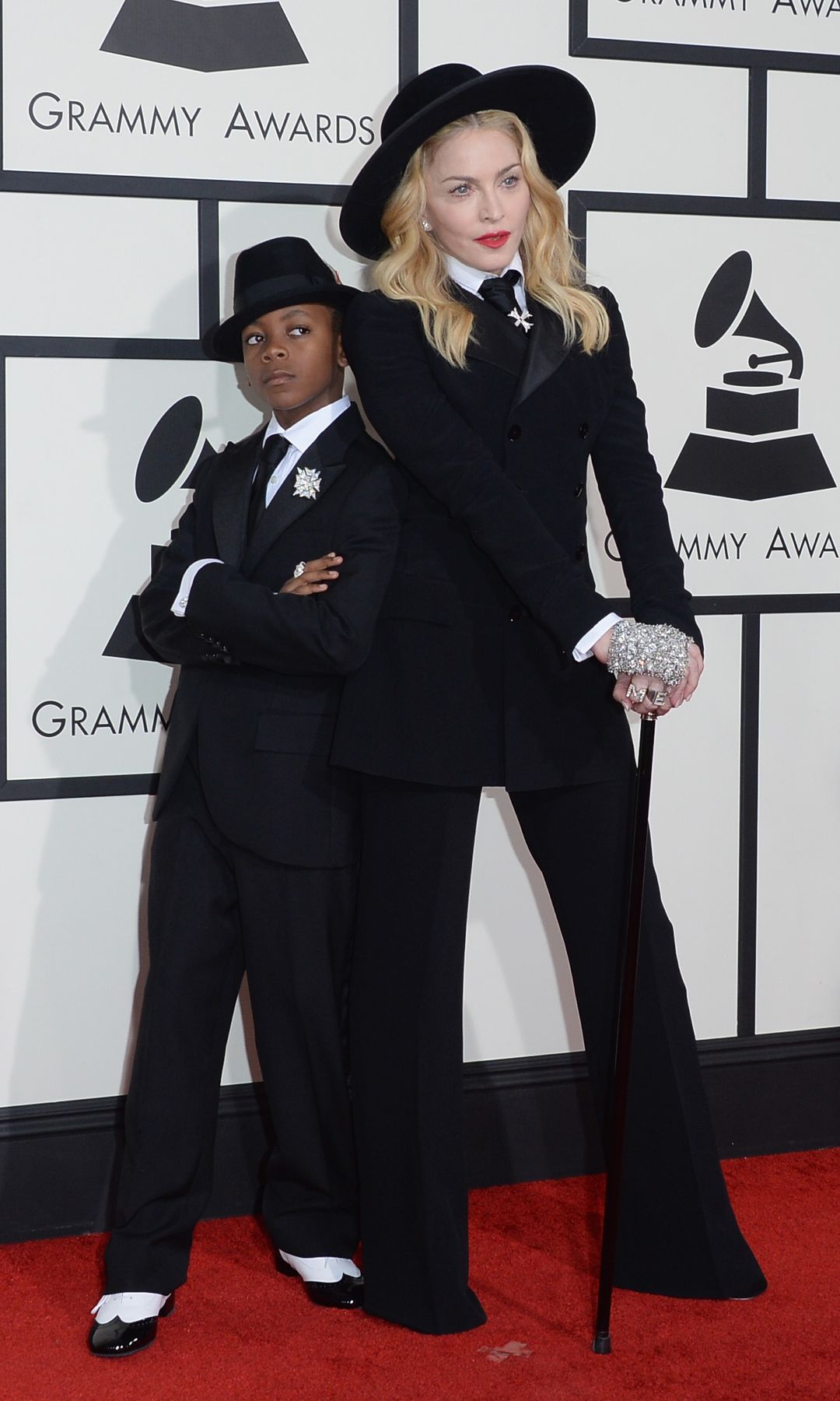 Madonna con su hijo David Banda