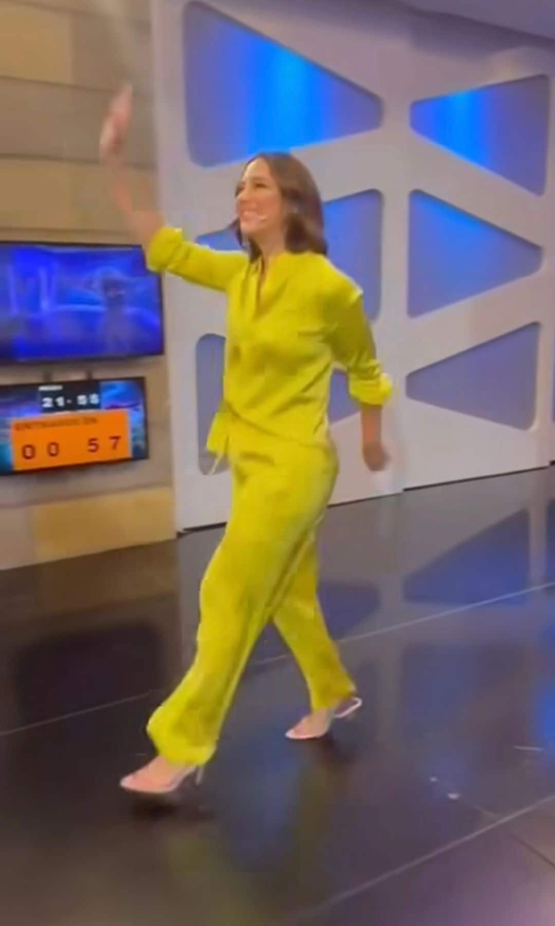 Tamara Falcó con traje flúor en El Hormiguero