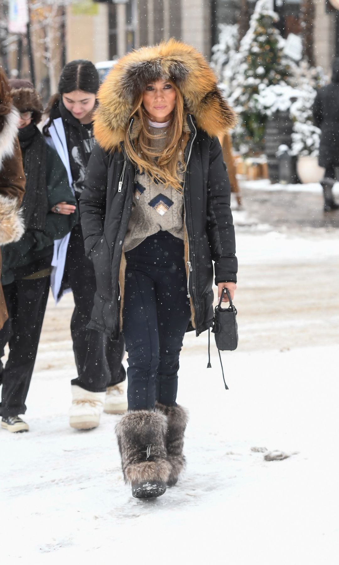 JENNIFER LOPEZ ESQUIANDO EN ASPEN