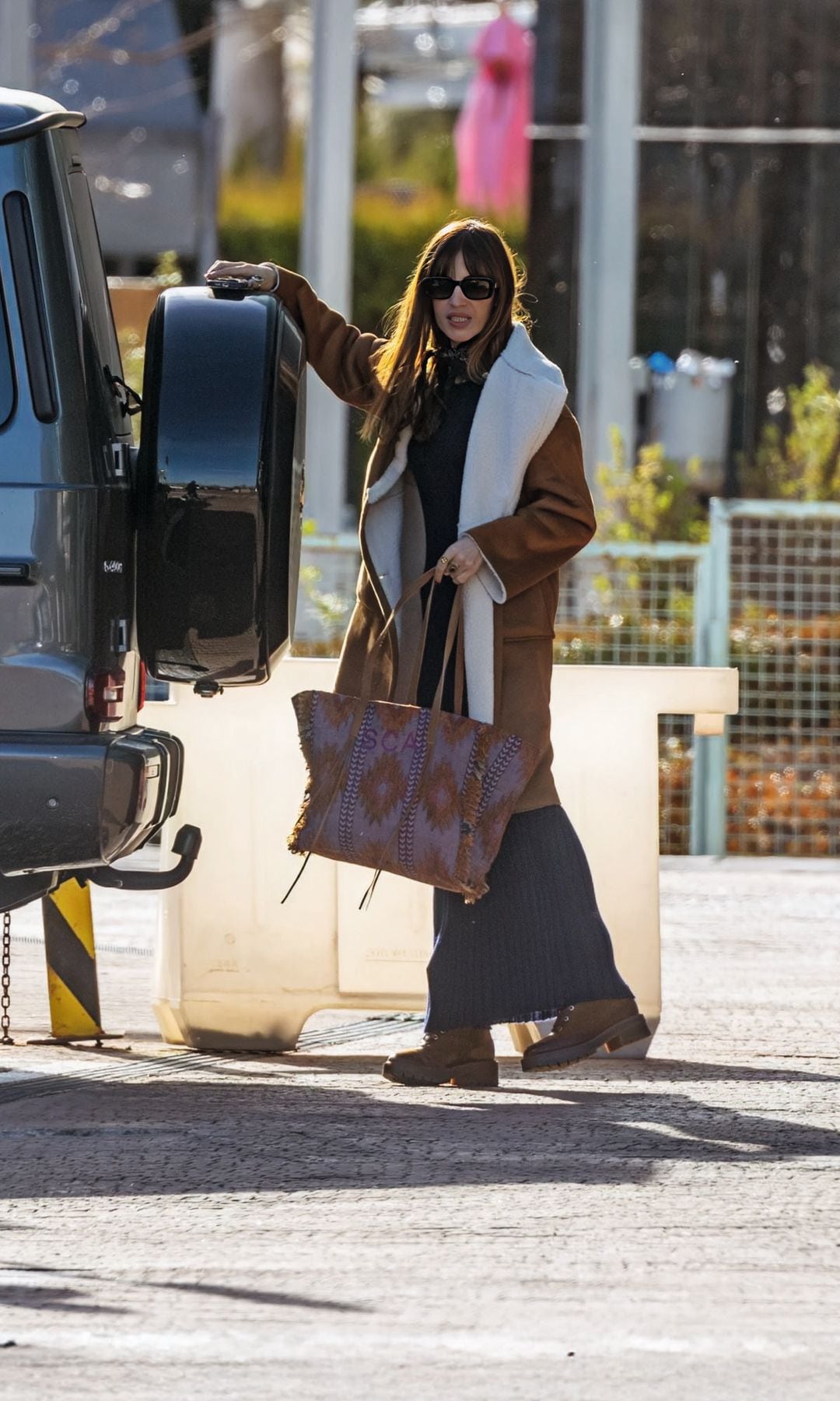 Sara Carbonero con su coche