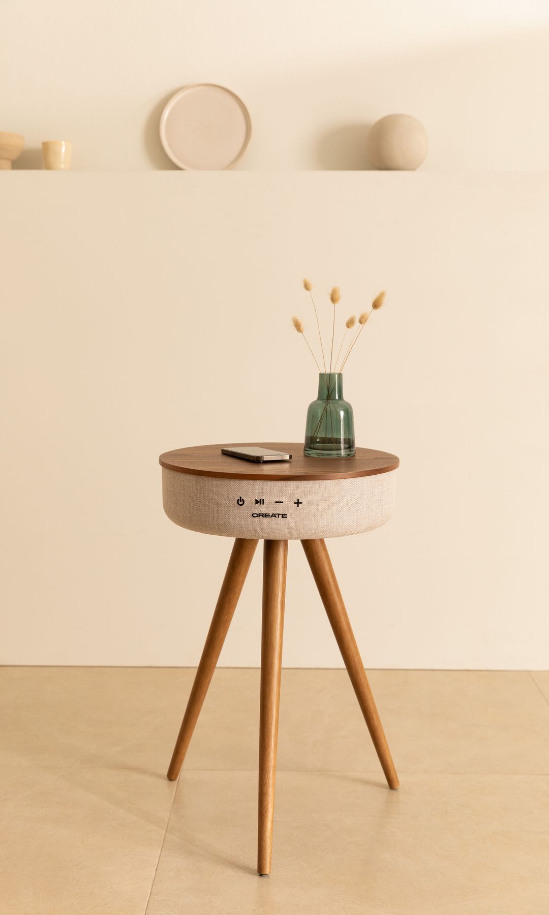 speaker table de la marca CREATE en color madera oscura