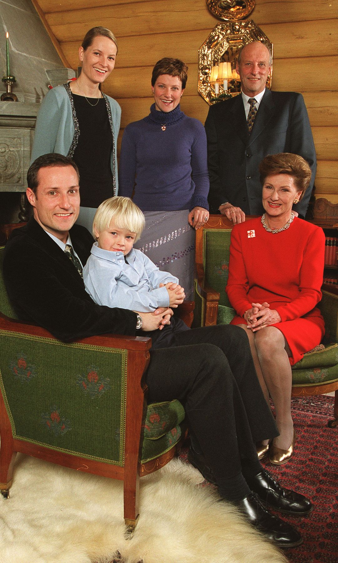 Diciembre de 2000: Mette-Marit y su hijo Marius Borg entraba en la Familia Real de Noruega