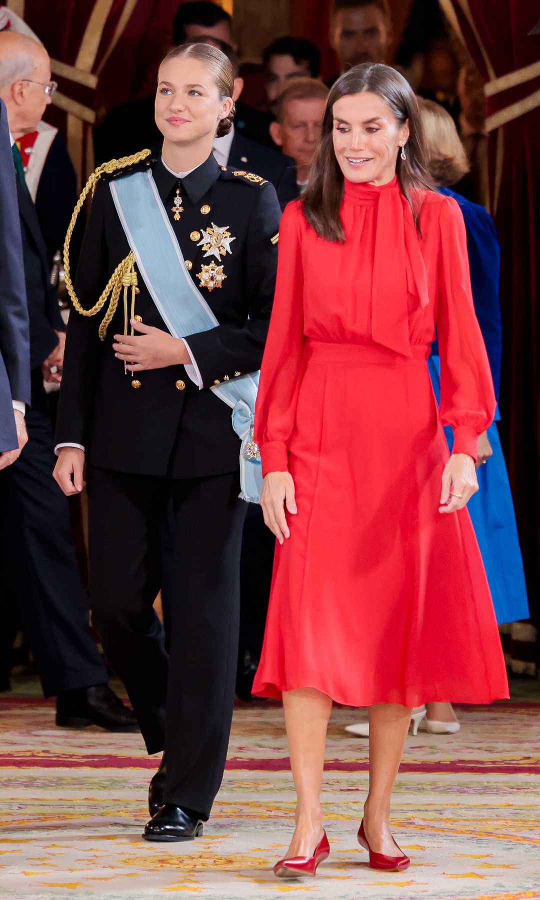 SS.MM. LOS REYES PRESIDEN LA RECEPCION OFICIAL POR EL DÍA DE LA HISPANIDAD