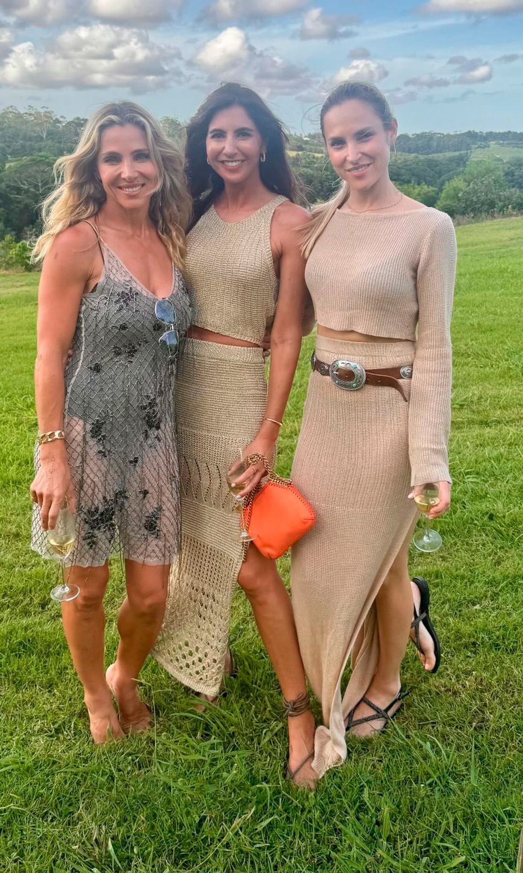 Elsa Pataky y unas amigas celebrando el 2025 en Australia