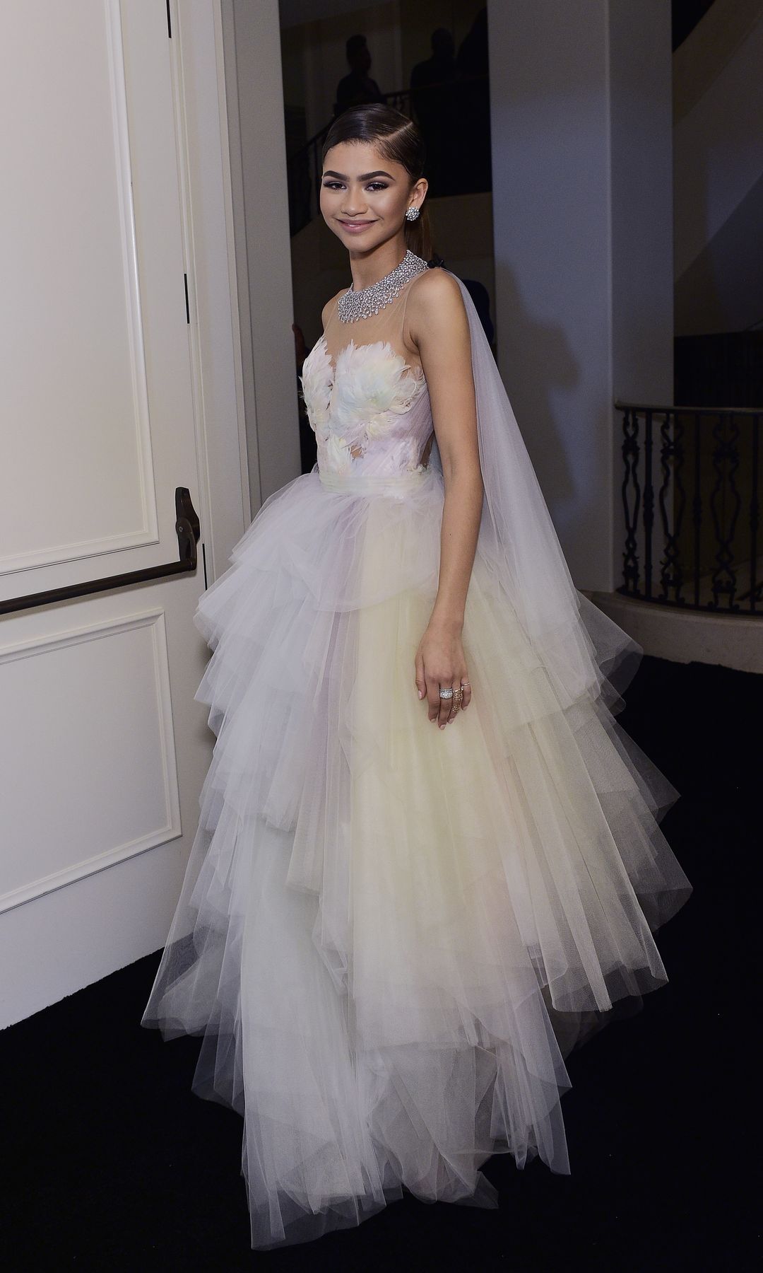 La actriz y cantante Zendaya asiste a la cena Pre-Oscar de The Weinstein Company, presentada en colaboración con FIJI Water, Chopard, DeLeon y Lexus, en el Montage, salón de baile Marchesa, el 27 de febrero de 2016 en Beverly Hills, California.