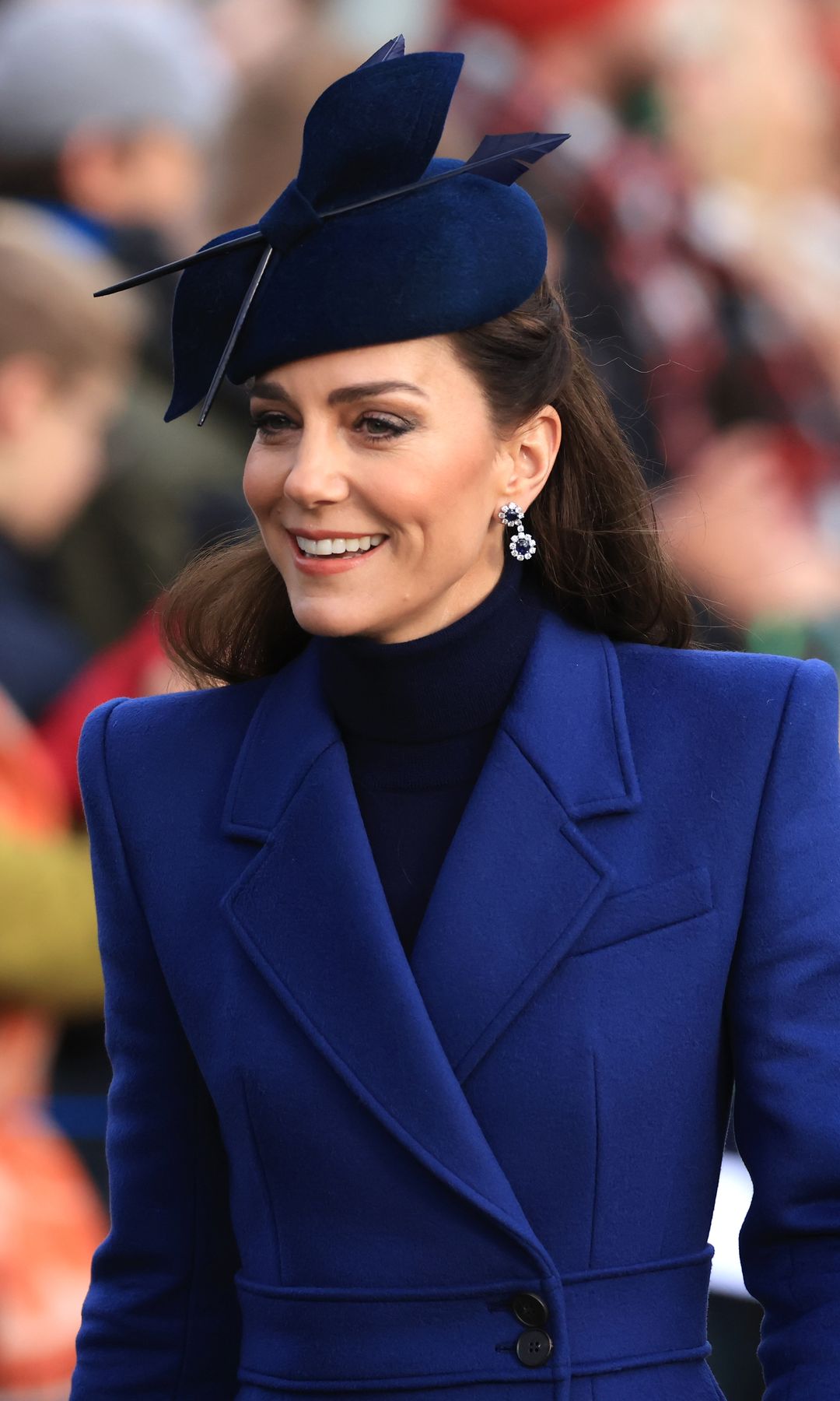 Casquetes para invitadas tocados Kate Middleton