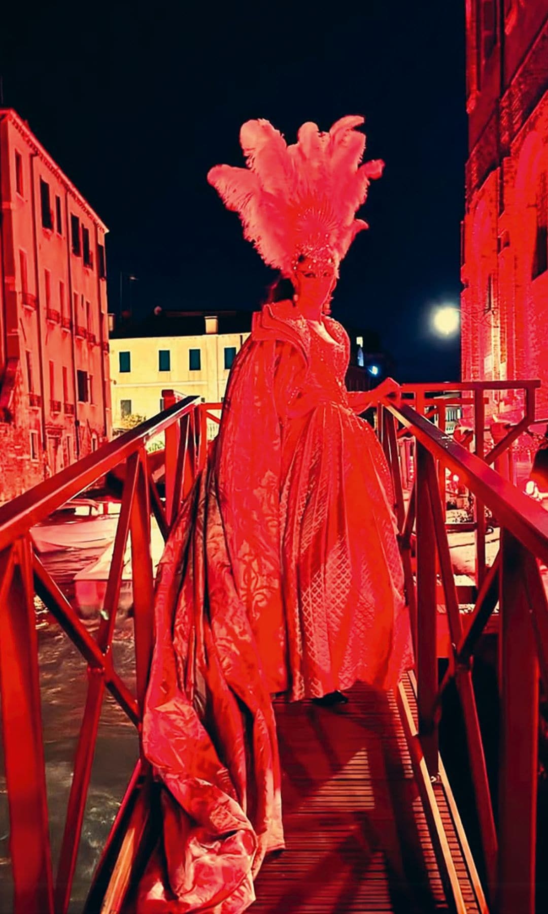 Adriana Abascal en el Festival de Venecia