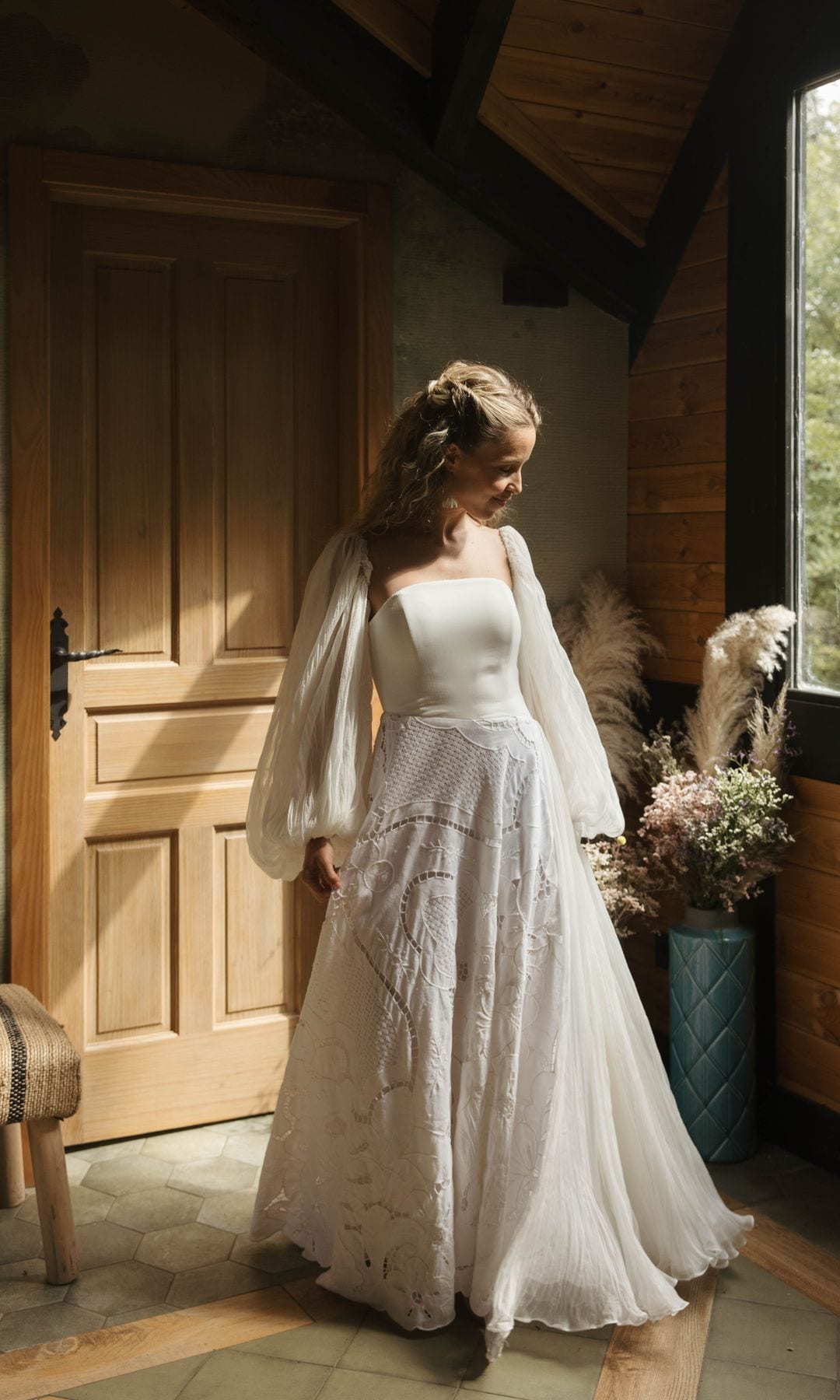 Lucía de Miguel en su boda con un vestido diseñador por ella misma