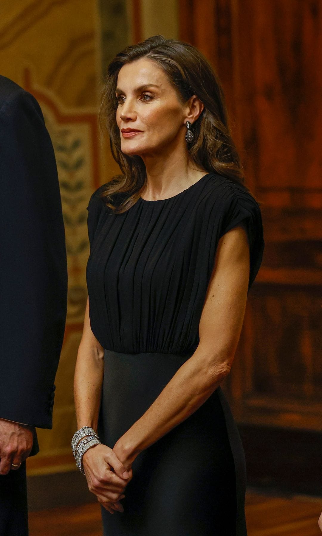 Reina Letizia vestido negro Italia