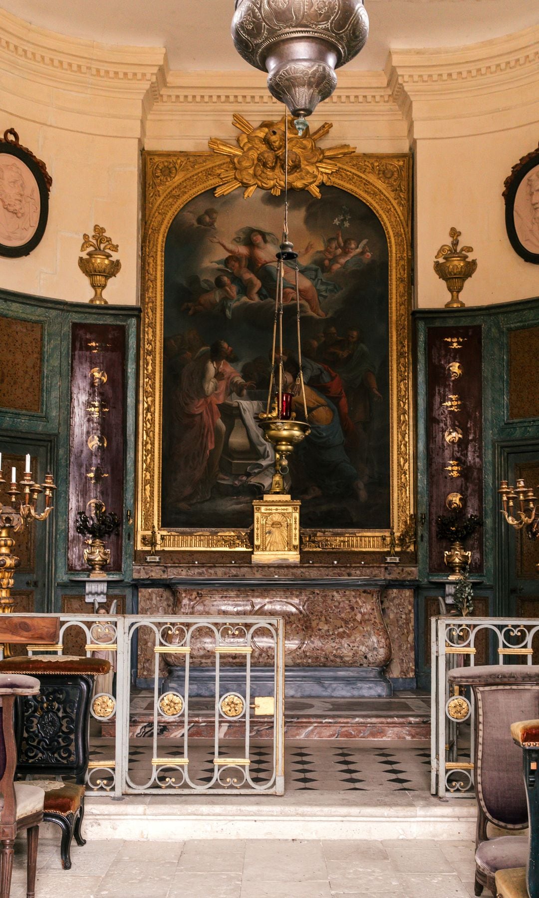 La capilla del "château", donde la condesa hizo la Primera Comunión.