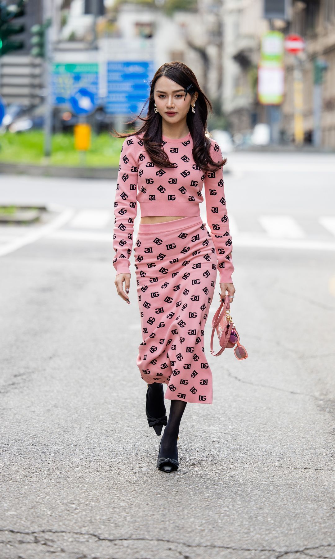 conjunto de falda y top rosa