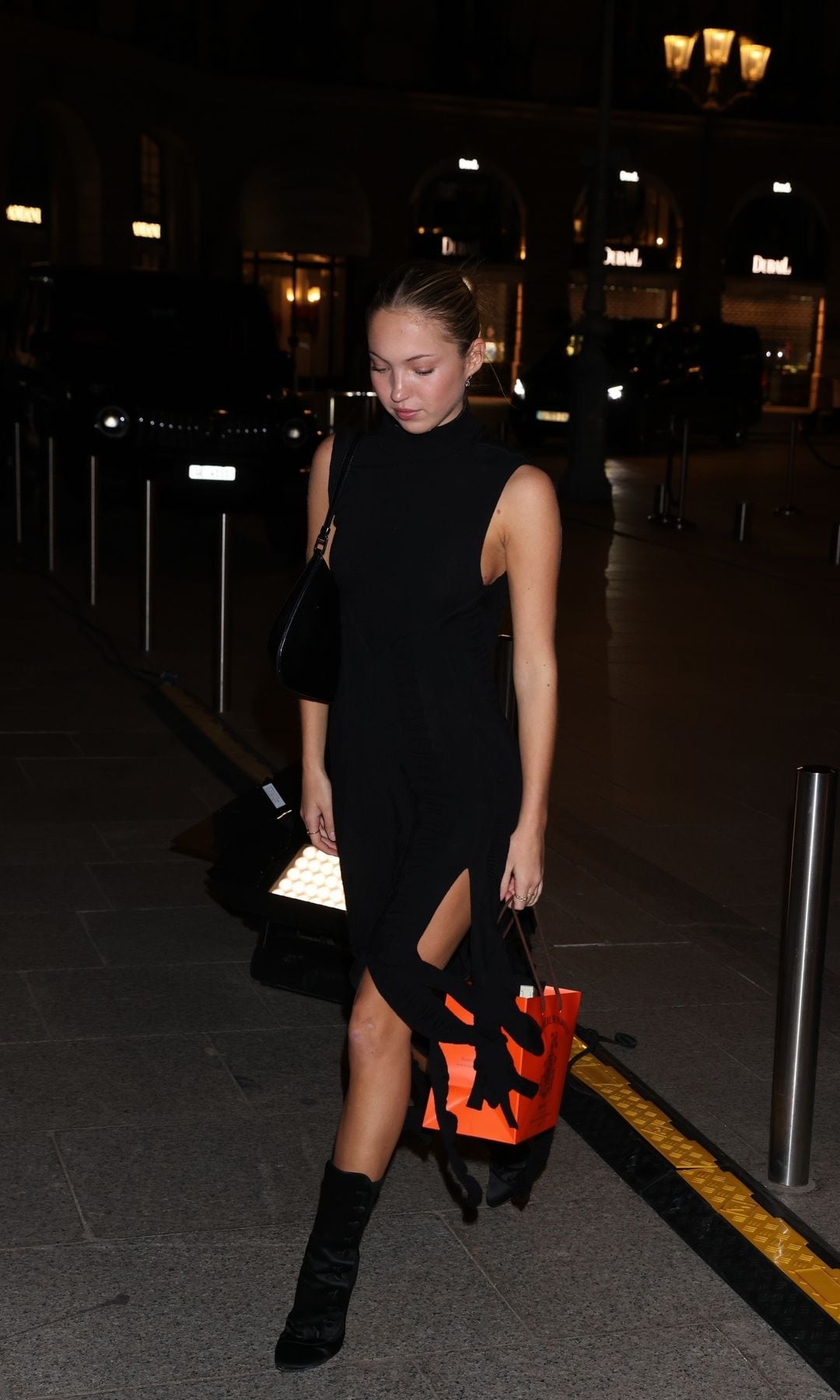   Lila Moss asiste a la Seventy One Paris Fashion Week After-Party en Le Bristol Paris el 29 de septiembre de 2024 en París, Francia.