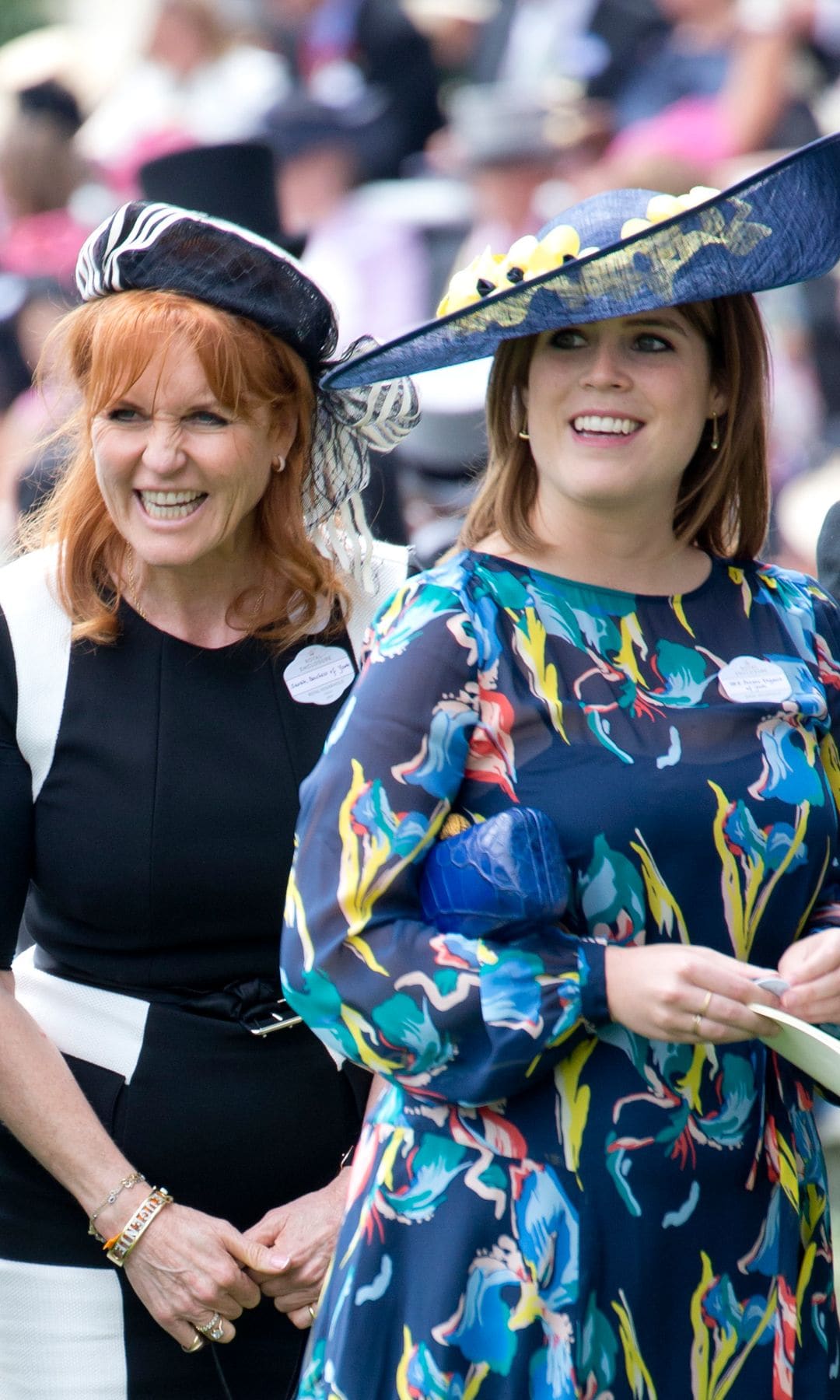 Sarah Ferguson y Eugenia de York en las carreras de Ascot. 2017