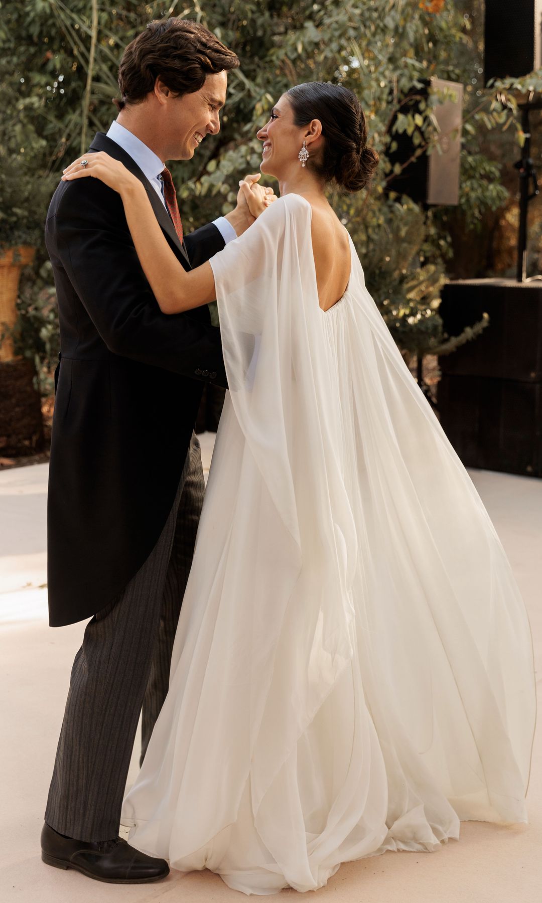 Ana Cristina Portillo bailando con Santiago Camacho en su boda