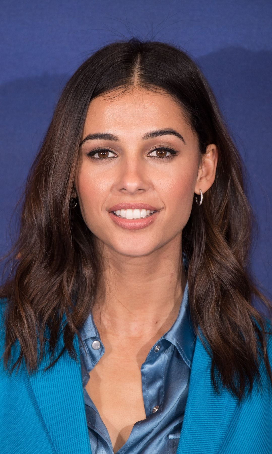 Naomi Scott presenta Aladdín a la prensa en Londres