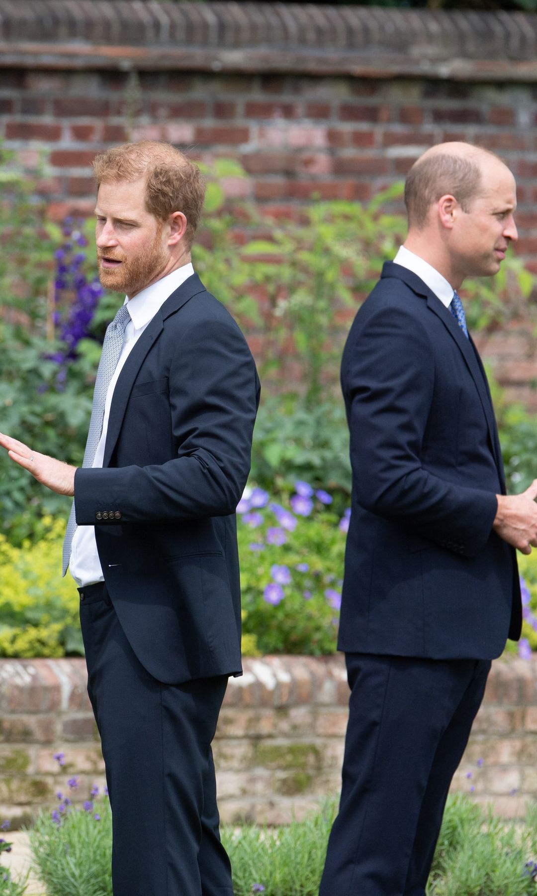 Los príncipes Harry y Guillermo en julio de 2021 en un homenaje a Diana de Gales, entonces, Harry ya había salido de la Casa Real británica y la relación entre ellos estaba rota