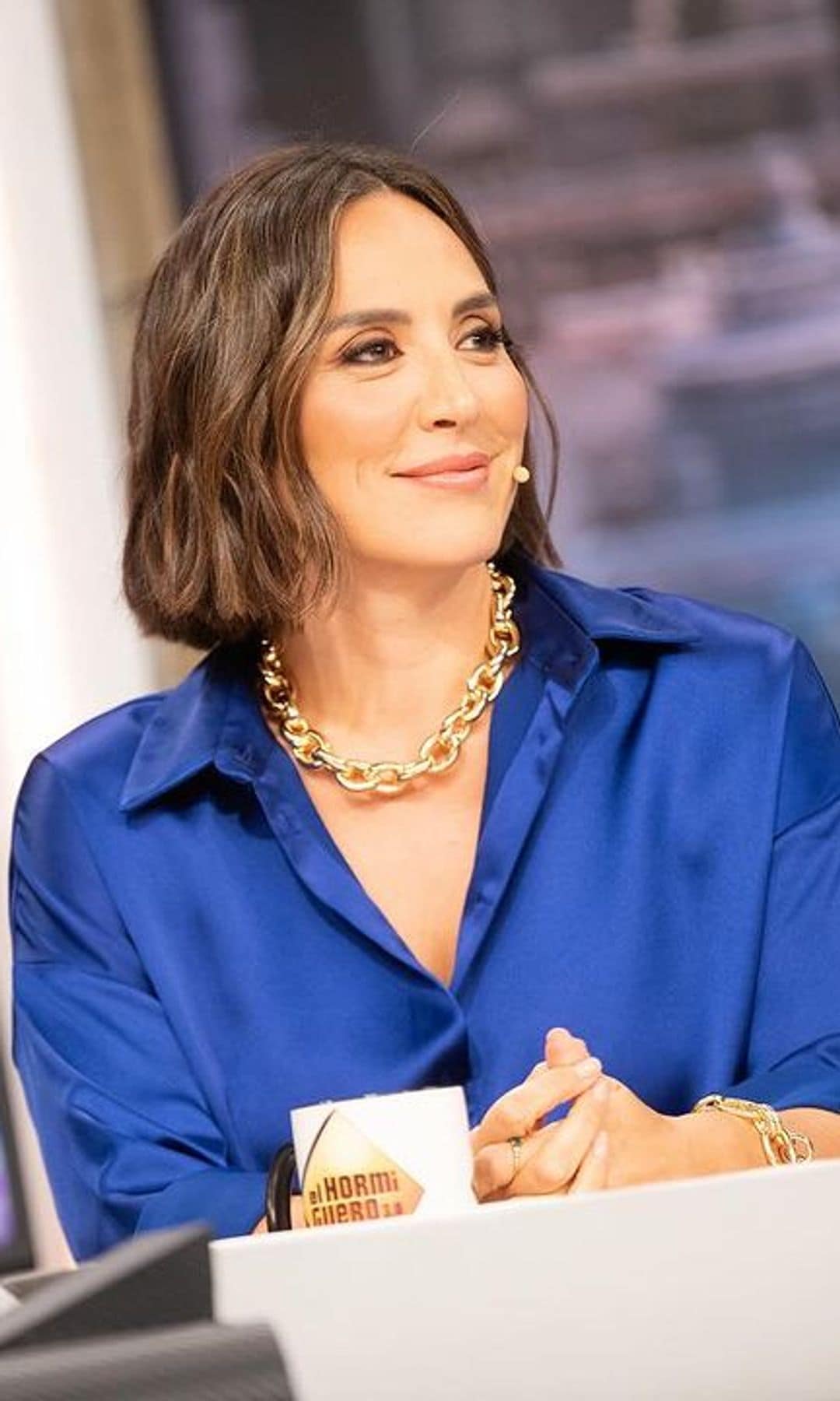 Tamara Falcó con traje azul de Zara