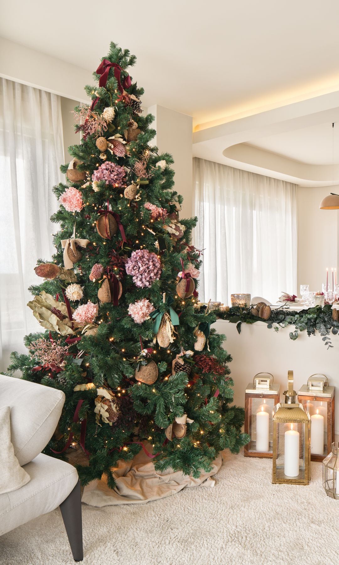 Árbol de Navidad en el salón