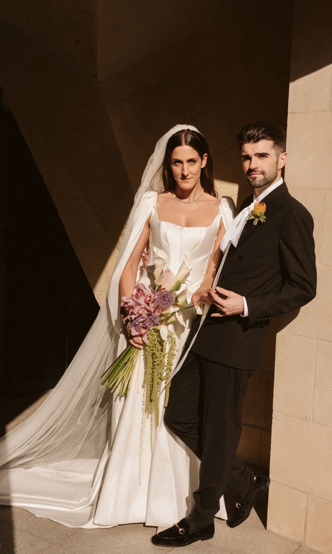 Ambar el día de su boda con vestido de Ramón Herrerías