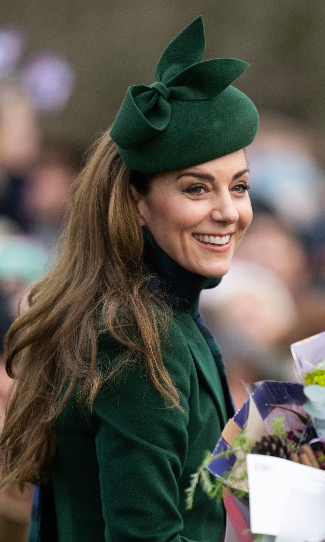 Casquetes para invitadas tocados Kate Middleton verde