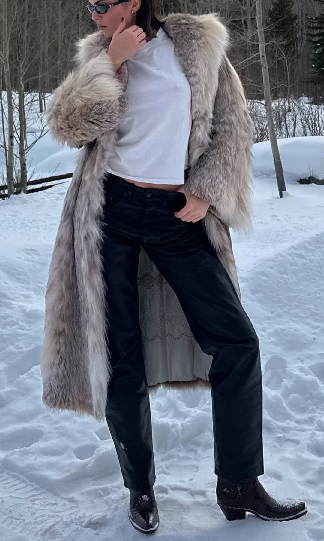 Kendall Jenner en Aspen con abrigo de pelo