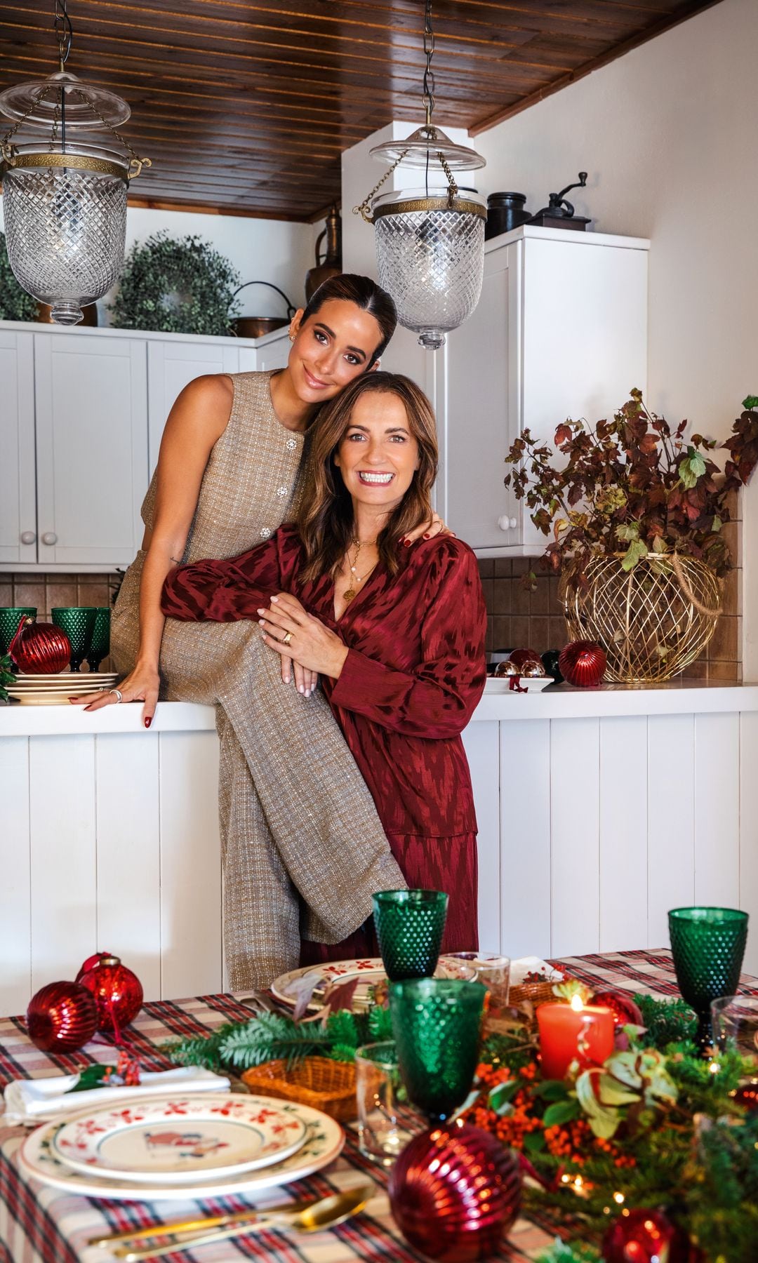 María y su madre en la cocina