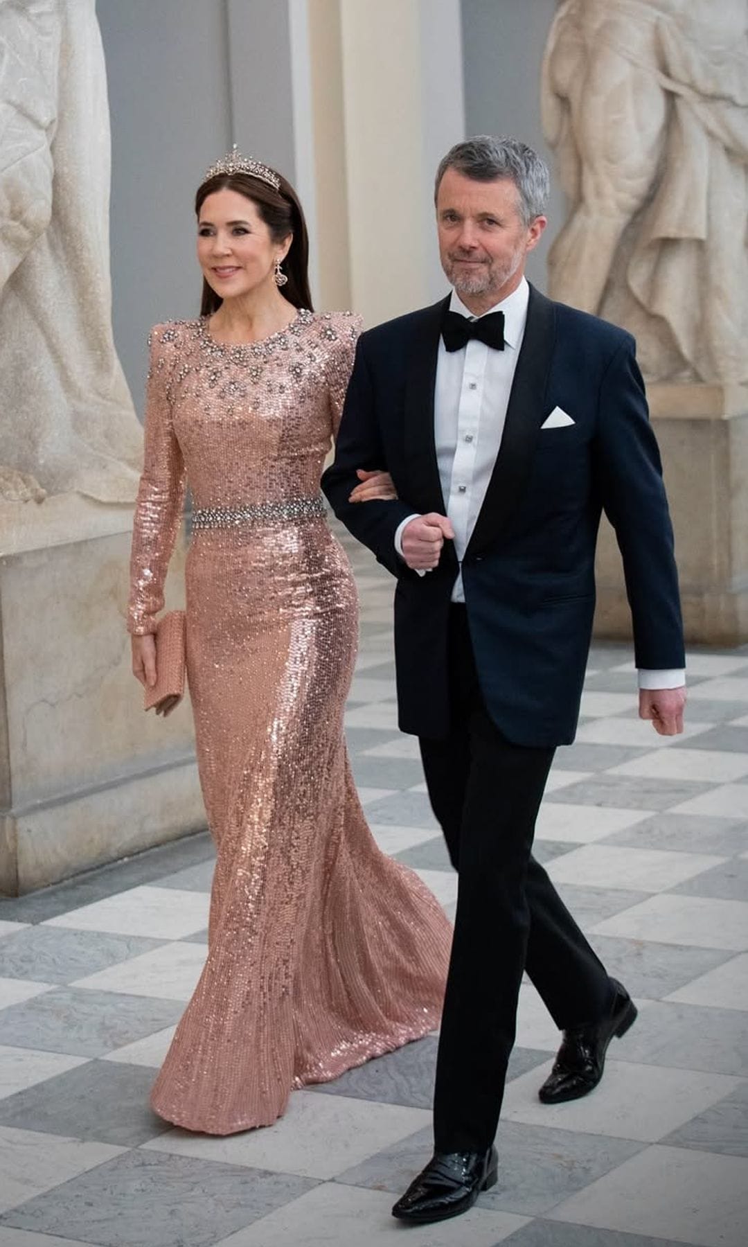 Mary de Dinamarca con vestido rosa de Jenny Packham