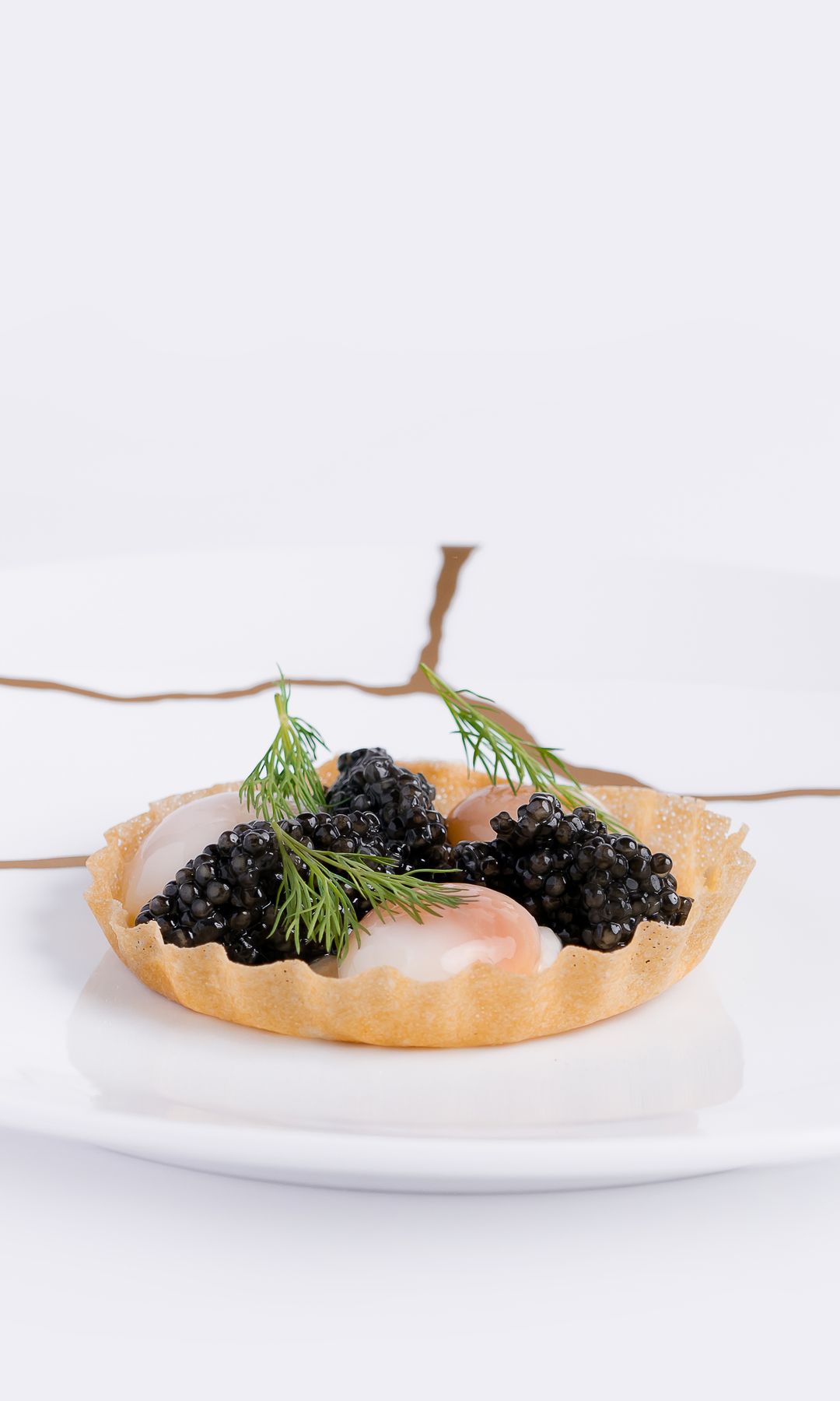 Tartaleta de caviar del restaurante Moments en el hotel Mandarin Ritz de Barcelona