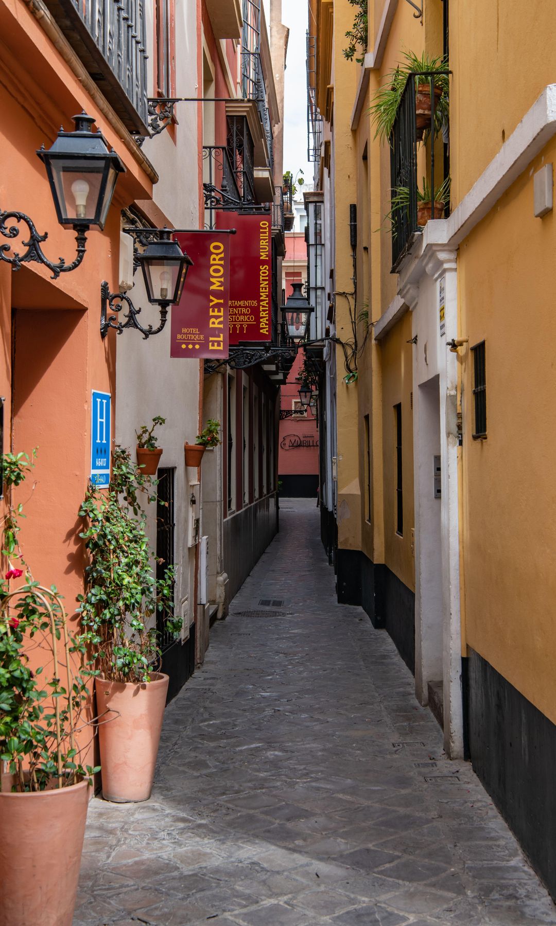 Calle Reinoso de la judería de Sevilla, barrio de Santa Cruz 