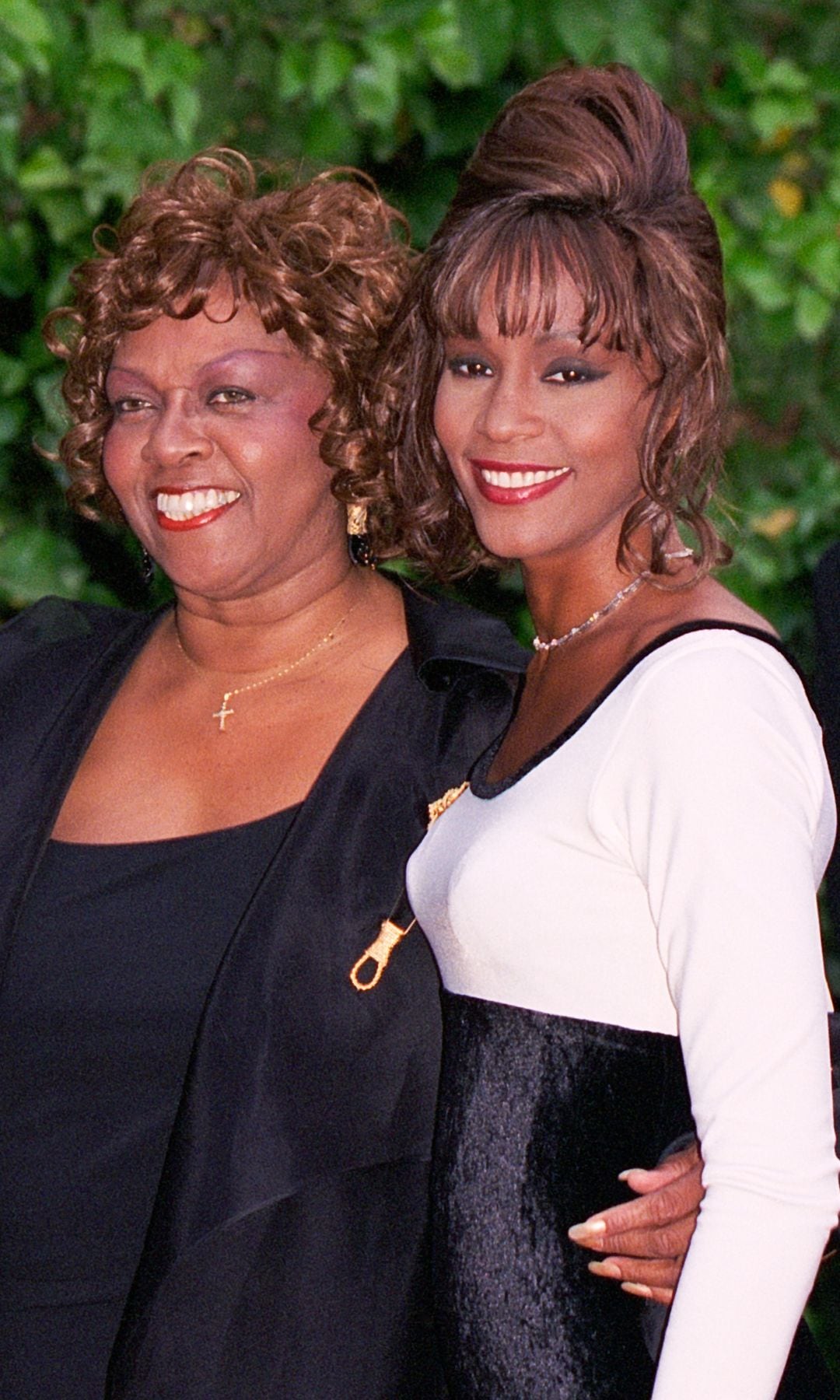 Whitney Houston y su madre Cissy Houston en los World Music Awards el 4 de mayo de 1994 en Mónaco 