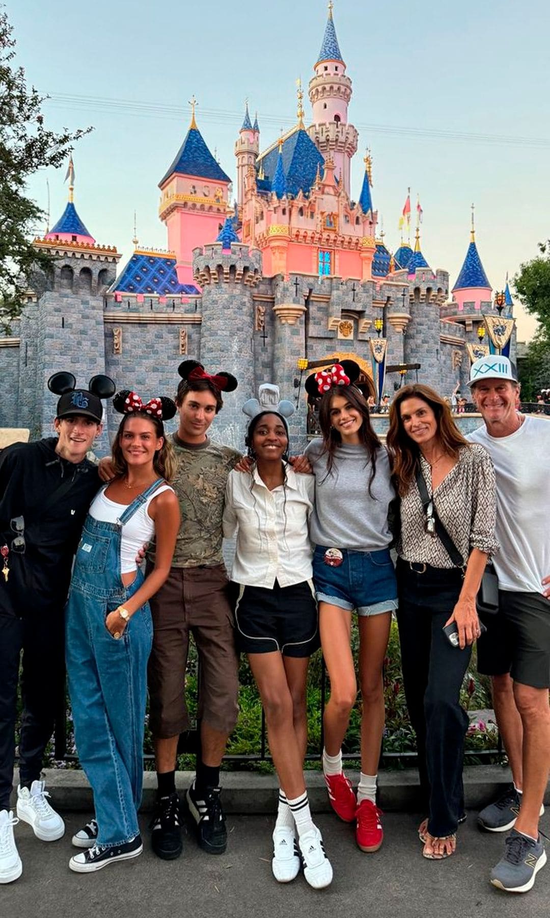 El plan familiar de Kaia Gerber para celebrar su cumpleaños en un parque de atracciones, ¿sin su novio Austin?