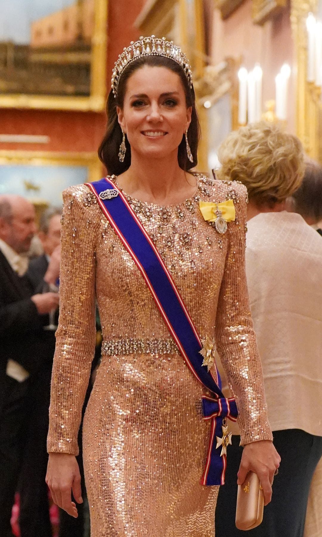 Los vestidos de lentejuelas de Jenny Packham que tiene Kate Middleton, la princesa de Gales