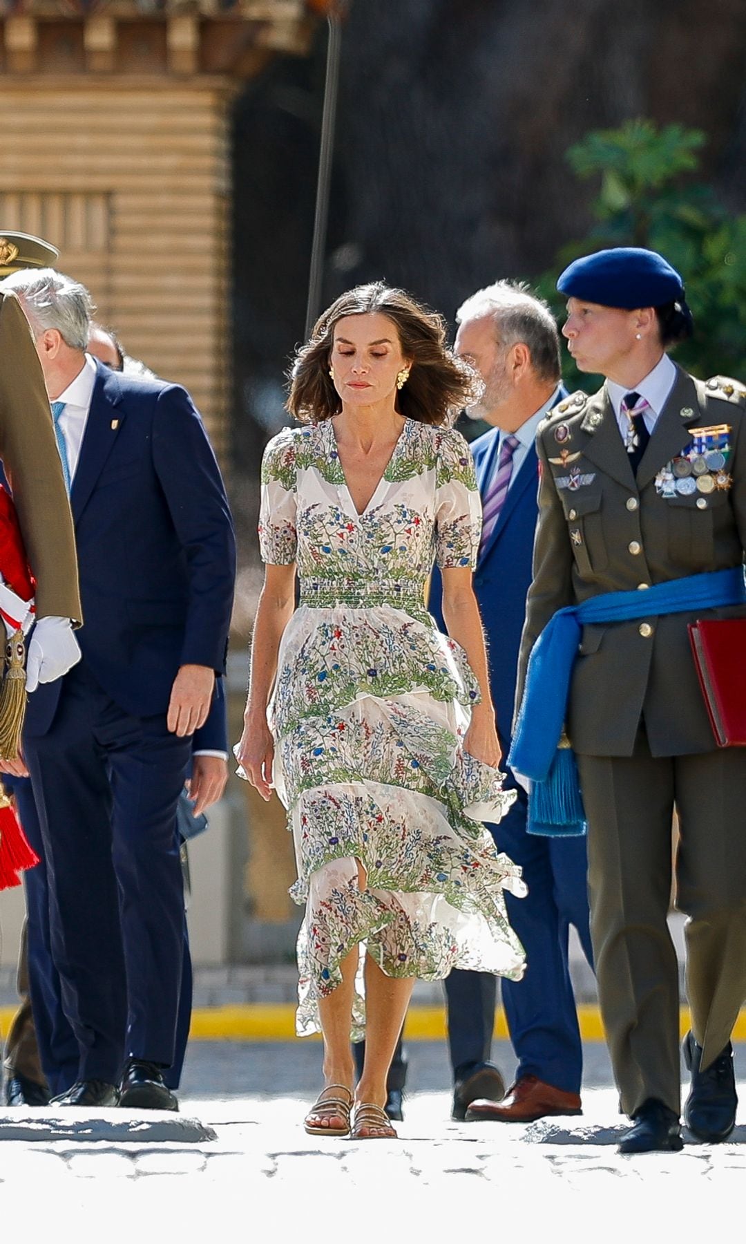 Reina Letizia look vestido flores Zaragoza