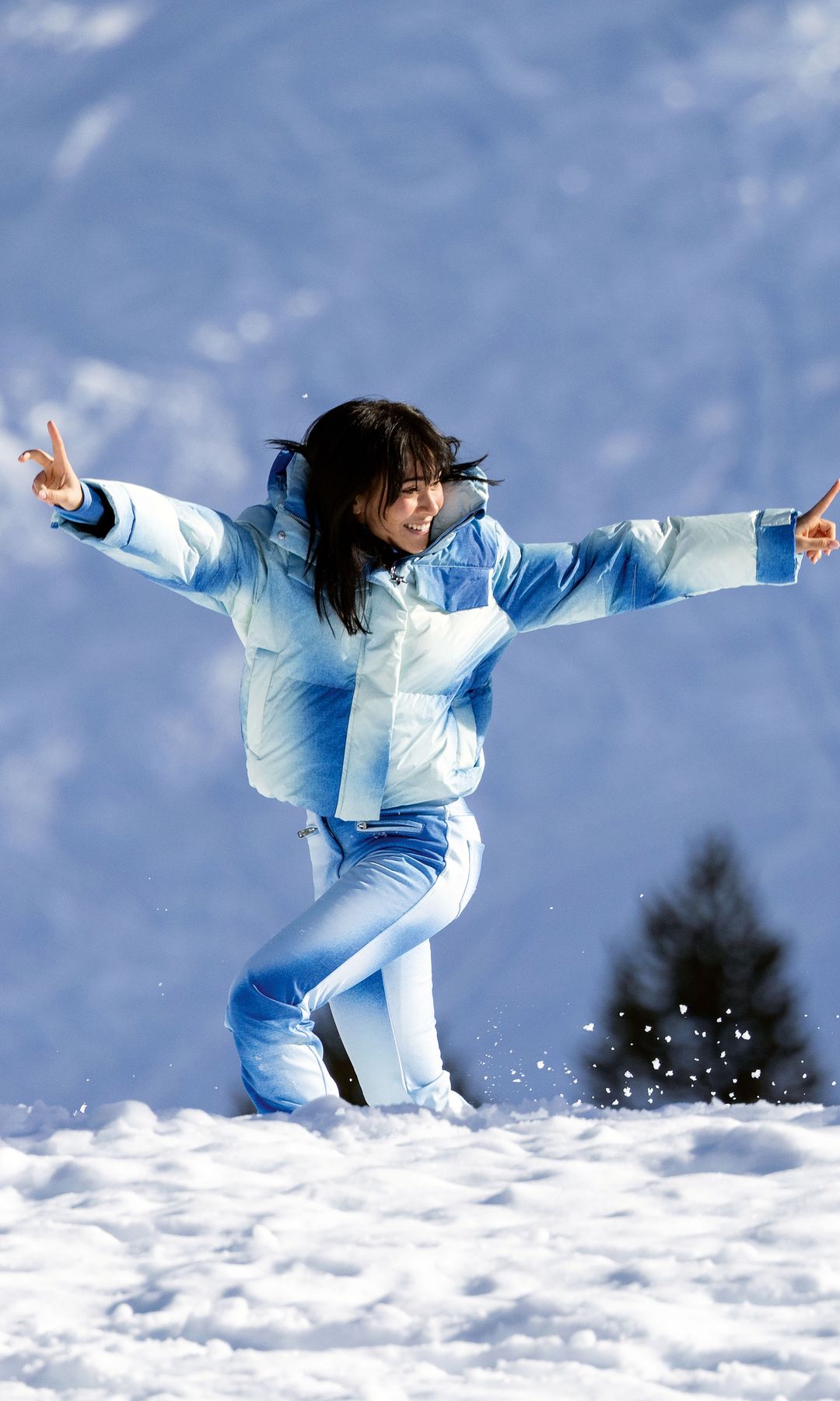 Aitana, muy feliz en la nieve