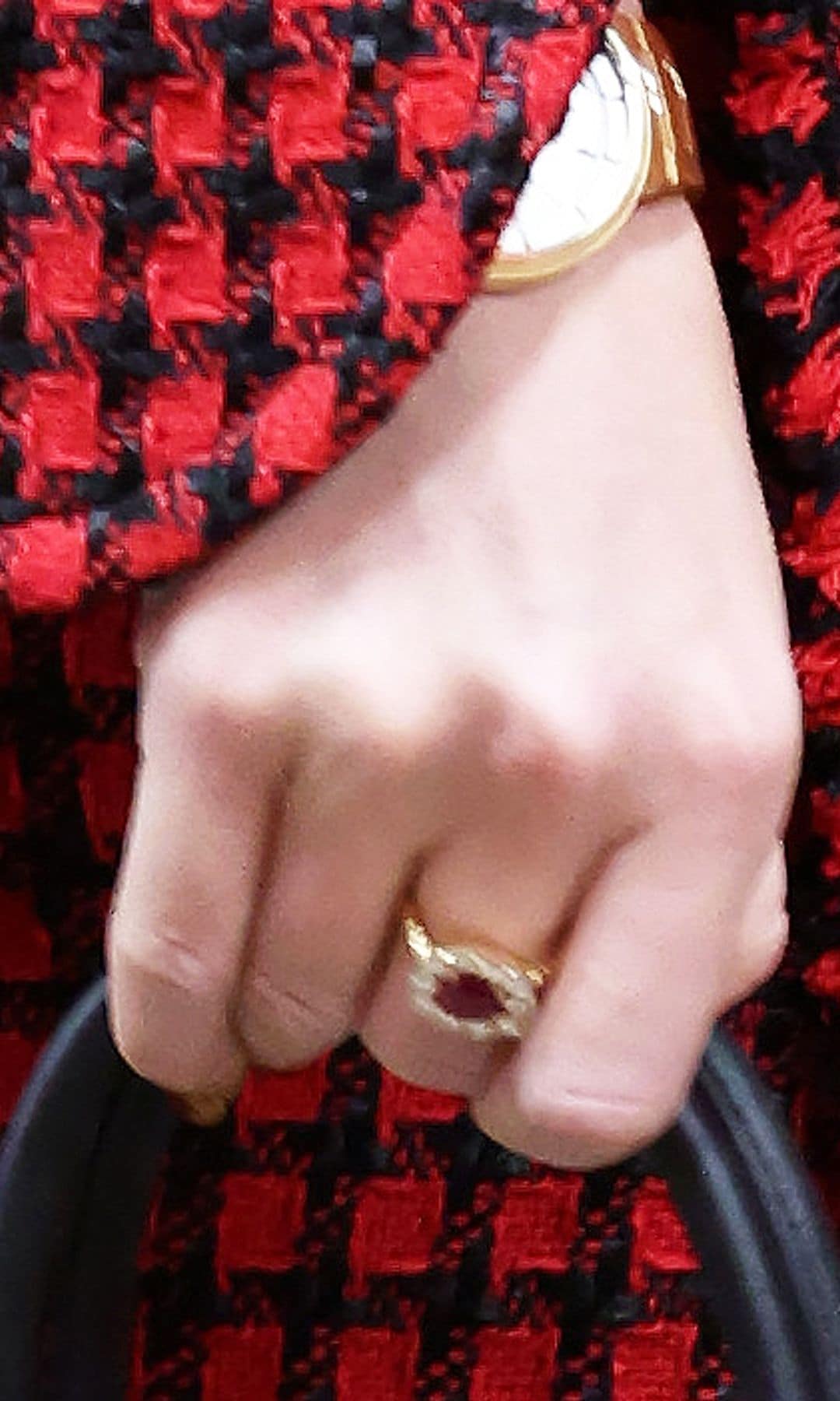 Anillo de rubíes de Taylor Swift