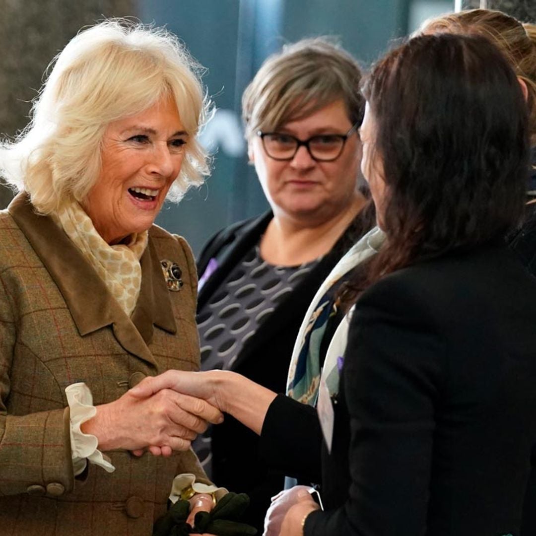 La reina Camilla explica cómo se encuentra Carlos III antes de su intervención