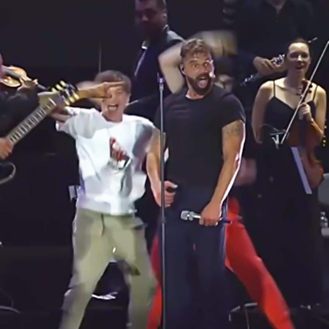 Los hijos de Ricky Martin sorprenden y emocionan al cantante subiendo por primera vez con él al escenario