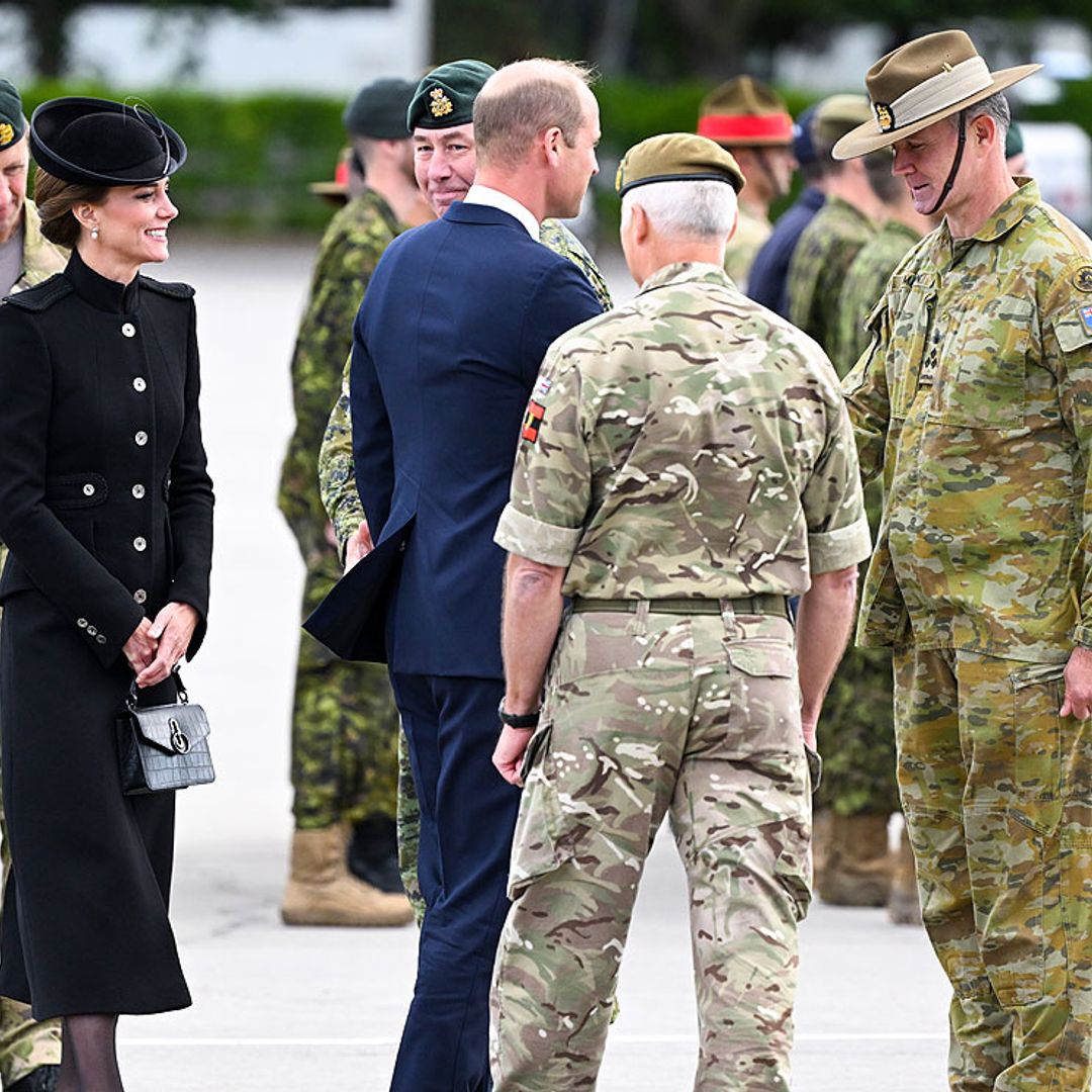 Los príncipes de Gales visitan a las tropas de la Commonwealth que participarán en el funeral de Isabel II