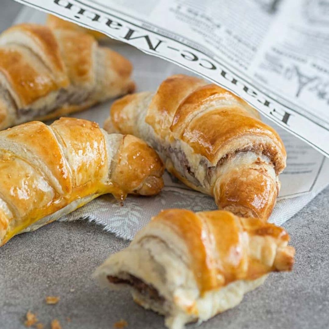 Mini 'croissants' rellenos de crema de chocolate y avellanas