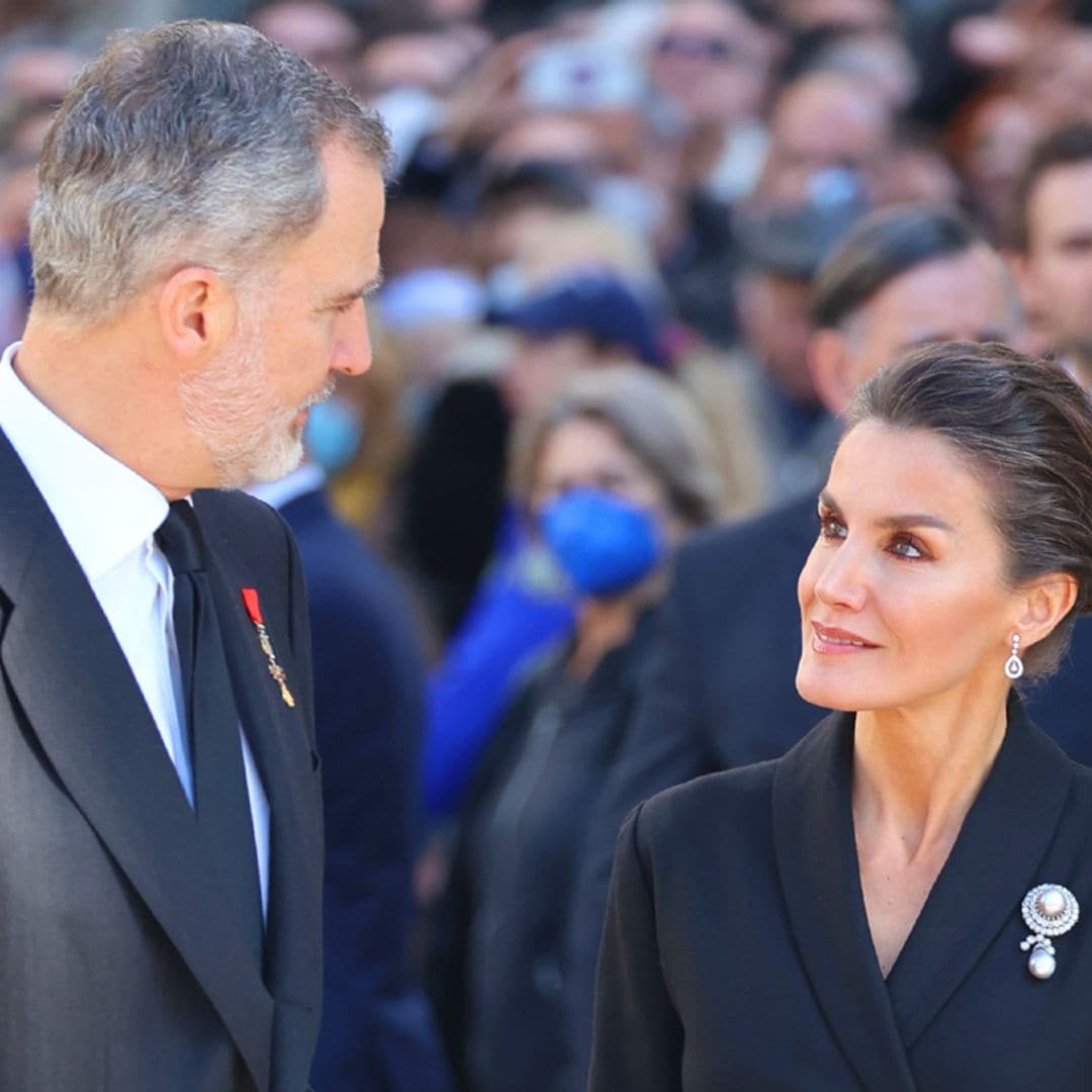 La nueva pulsera de la Reina, un guiño a la familia griega de don Felipe