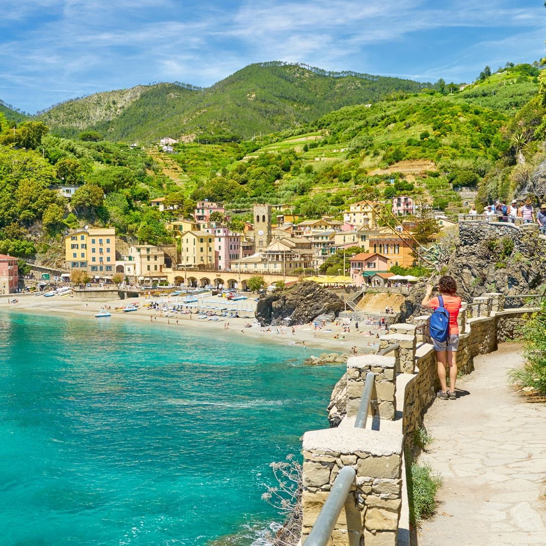 Senderista de camino a Monterosso, en Cinque Terre