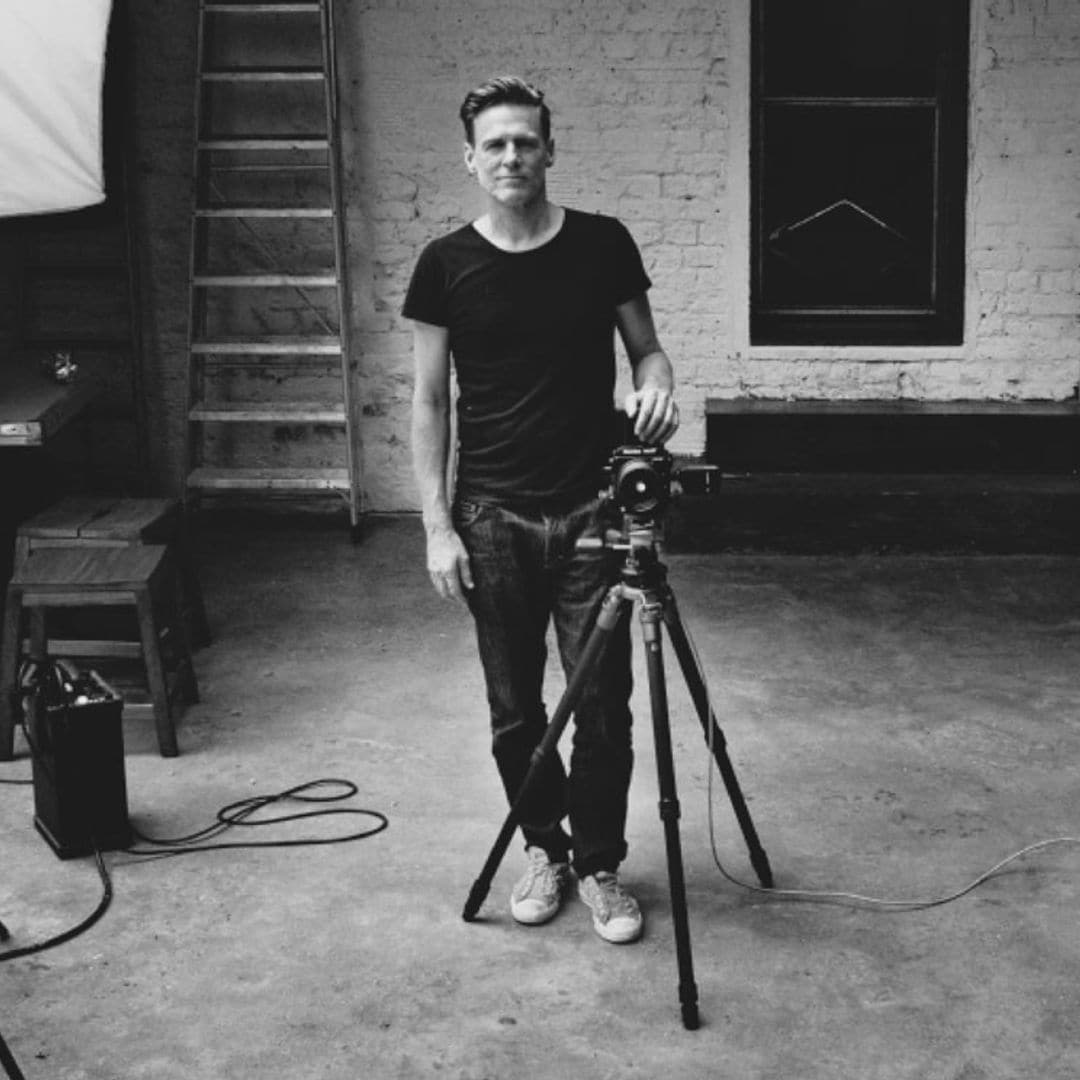 Bryan Adams se convierte en fotógrafo de uno de los calendarios más famosos