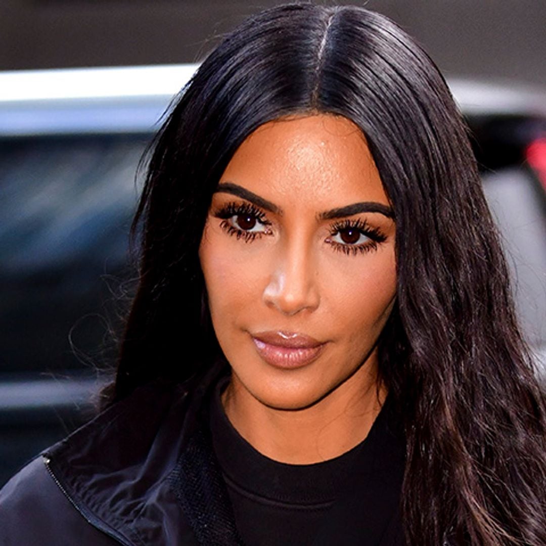 Los mejores maquillajes de Kim Kardashian comienzan con este cosmético