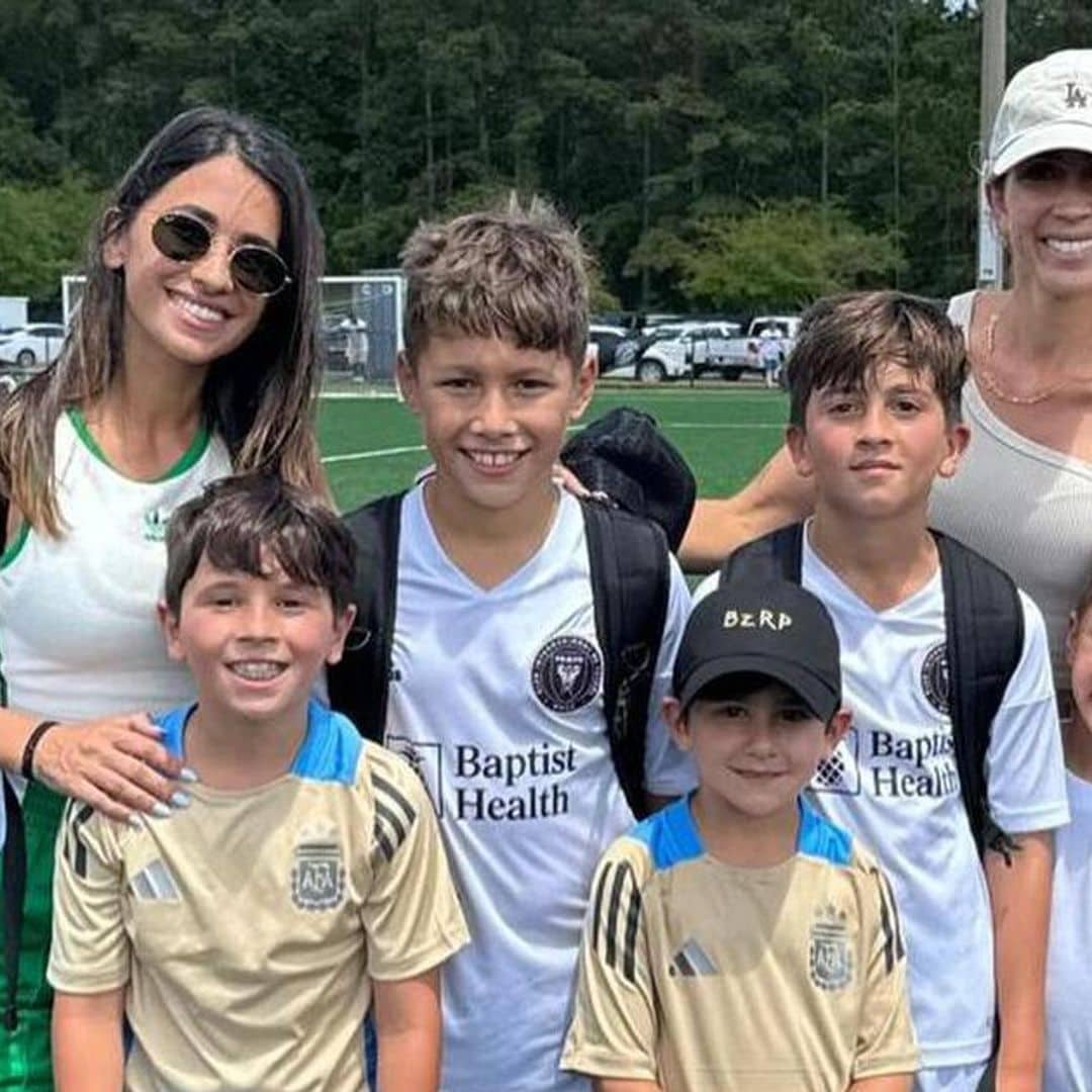 Antonela Roccuzzo y Sofía Balbi disfrutan de una tarde de fútbol con sus hijos