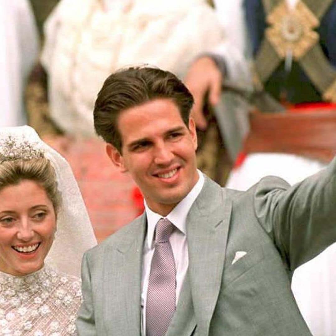 Rodeados de 'royals' y con imágenes irrepetibles: recordamos las bodas de los hermanos de Philippos de Grecia